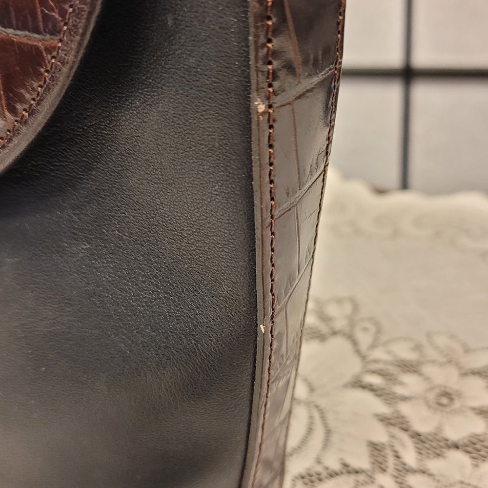 Brighton Crossbody Handbag - Picture 8 of 9
